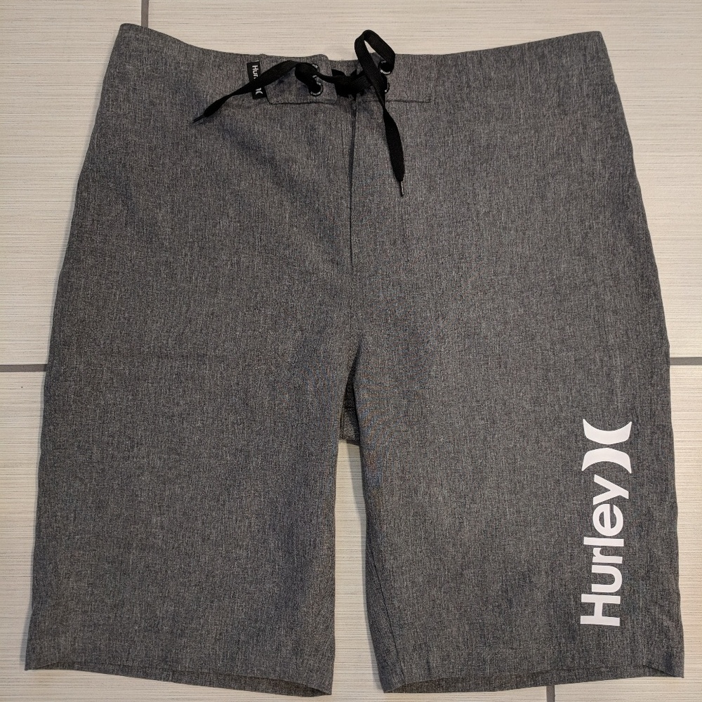 Boys Size 16/28 HURLEY shorts